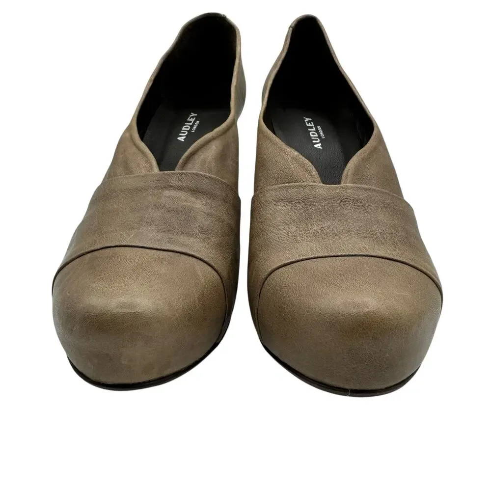 Audley London Retro Pin Up Pumps Almond Toe 39 Heels Tan Grey Neutral Closed Toe